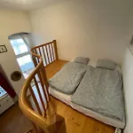 Geraeumige Altbauwohnung Im Zentrum